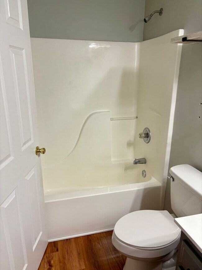 Building Photo - 3 bedroom 2 bath house for rent in Jeffersonville