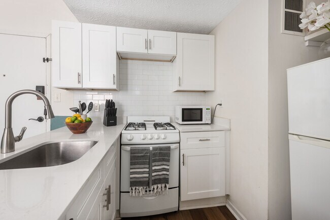 Building Photo - 1096 Piedmont Ave NE
