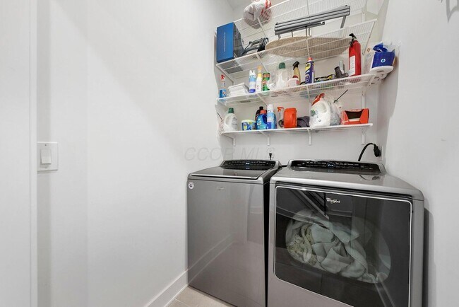 Building Photo - 236 Neruda Ave