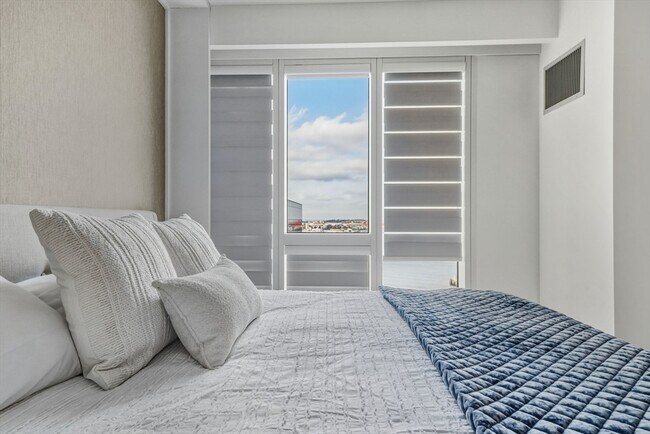 Building Photo - 150 Seaport Blvd