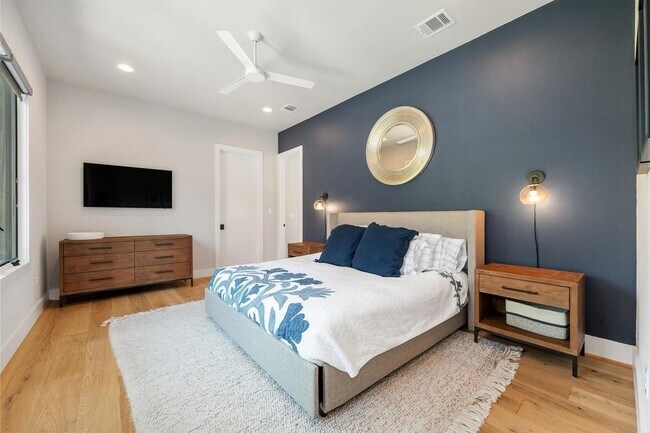 Building Photo - 2600 Arion Cir