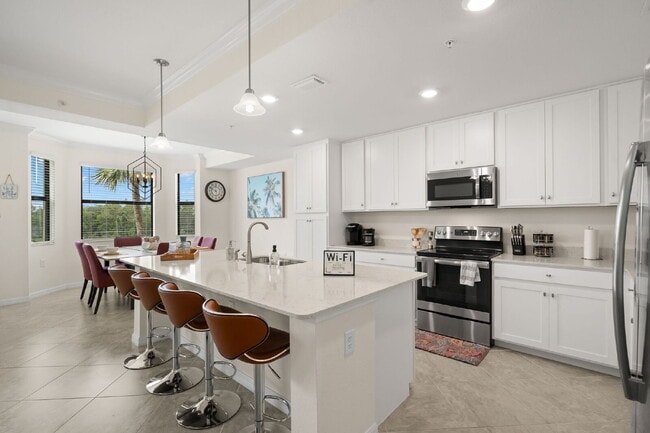 Building Photo - Fully Furnished Condo For Rent in Bradenton!