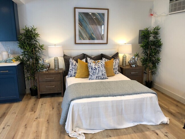 Building Photo - Beautiful Studio Apartment in Belmont Shor...