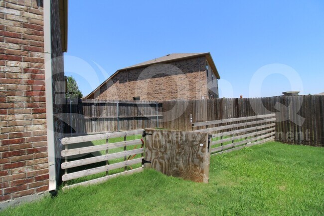 Building Photo - 1115 Quartz Trl