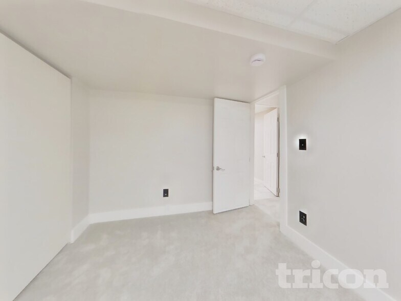 Building Photo - 9972 S 730 E