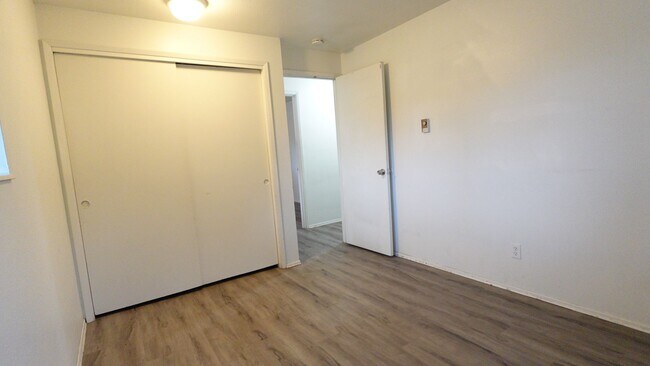 Building Photo - ar14000