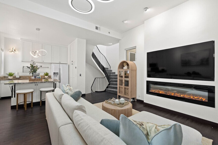 Primary Photo - 1545 Ninth Ave