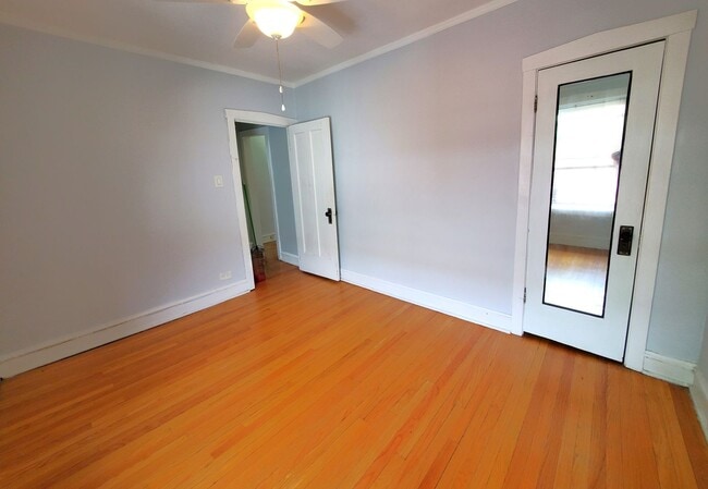 Building Photo - 5641 N Magnolia Ave