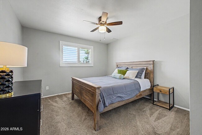 Building Photo - 408 E La Jolla Dr