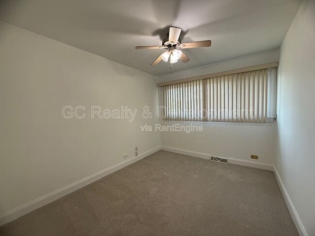 Building Photo - 2N278 Prairie Ave