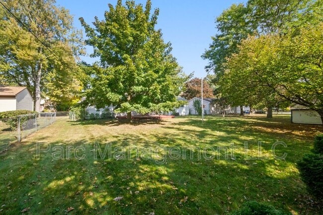 Building Photo - 2076 Harned St