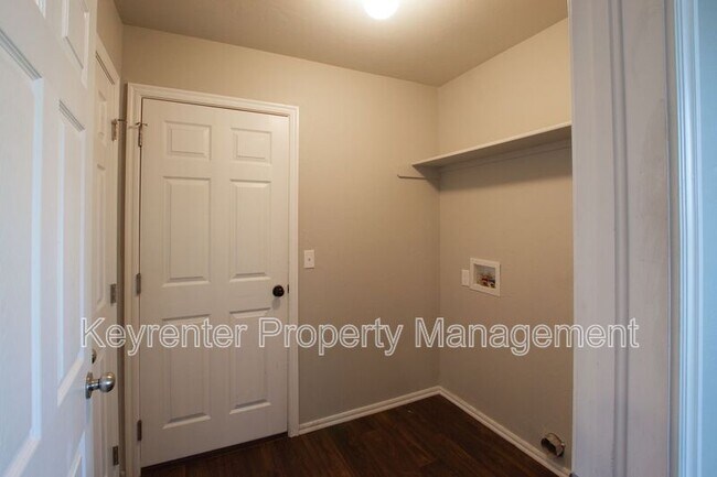 Building Photo - 1124 Granite Ln