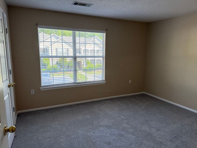 Building Photo - Spacious 2B/2B Renovated Condo - The Reserve in Bluffton - No July Rent!!
