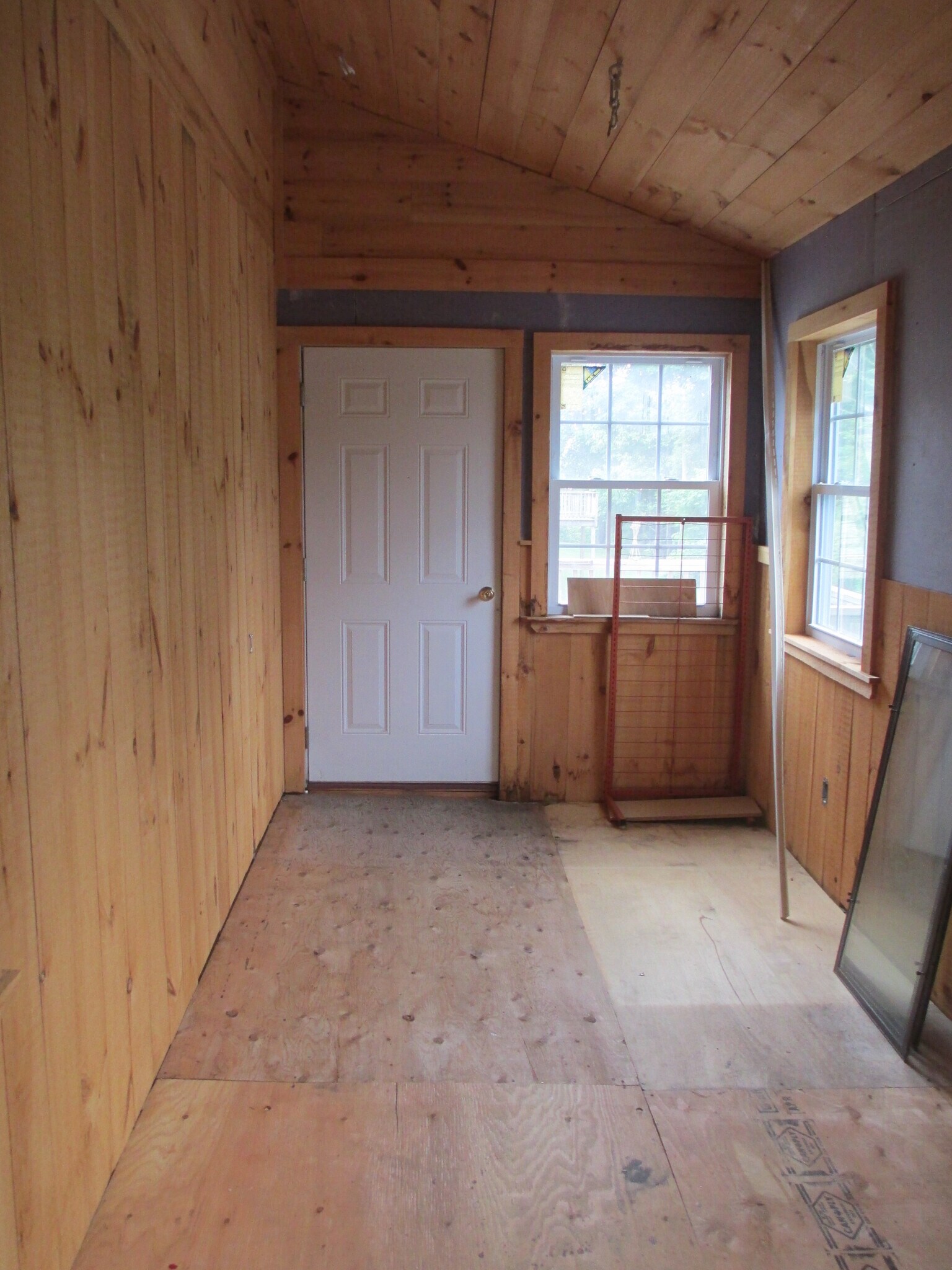 3 Season Room (Leisure or Incredible Storage) - 235 Pleasant St