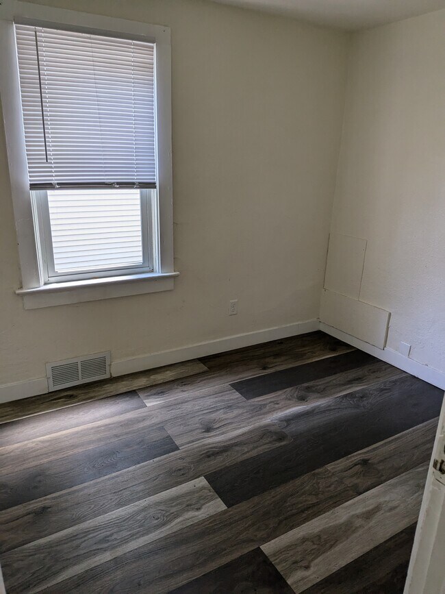 Building Photo - 1262 Lawe St