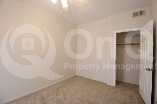 Building Photo - 8653 E Royal Palm Rd