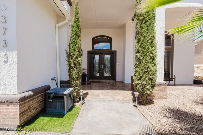 Building Photo - 3733 Tierra Campa Dr