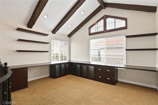 Building Photo - 6031 Shadowbrook Cir