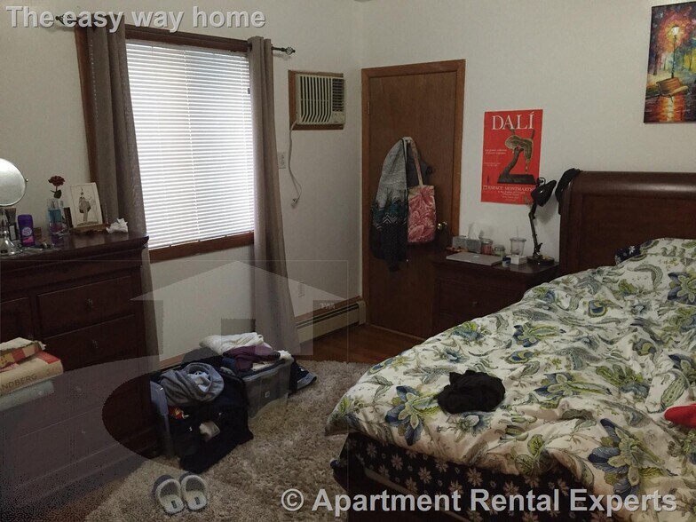 Building Photo - 10 Windsor Rd