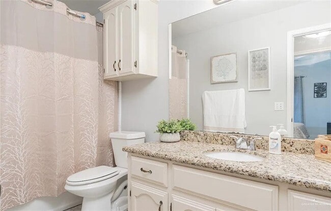 Building Photo - 1107 Lexington Cir