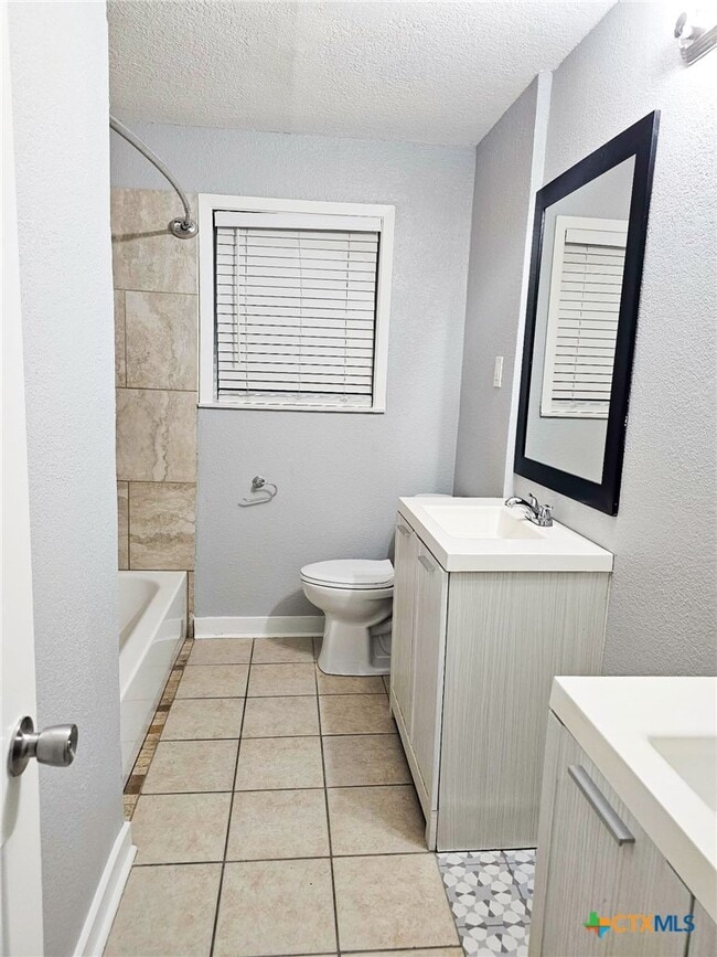 Building Photo - 2506 Bluejay Dr