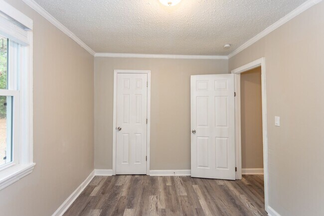 Building Photo - Welcome to this Newly Remodeled Home in a Stellar Location