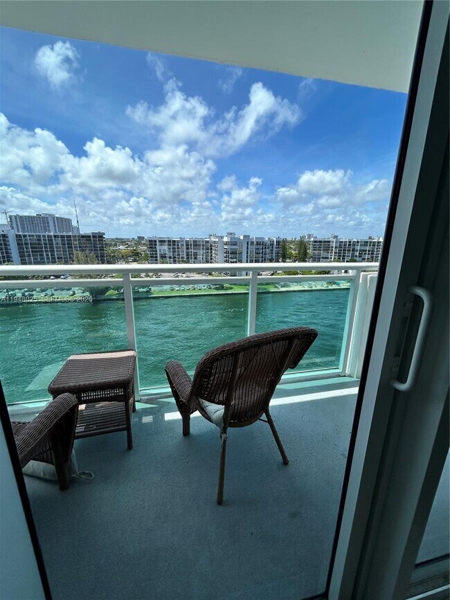 Building Photo - 3000 S Ocean Dr