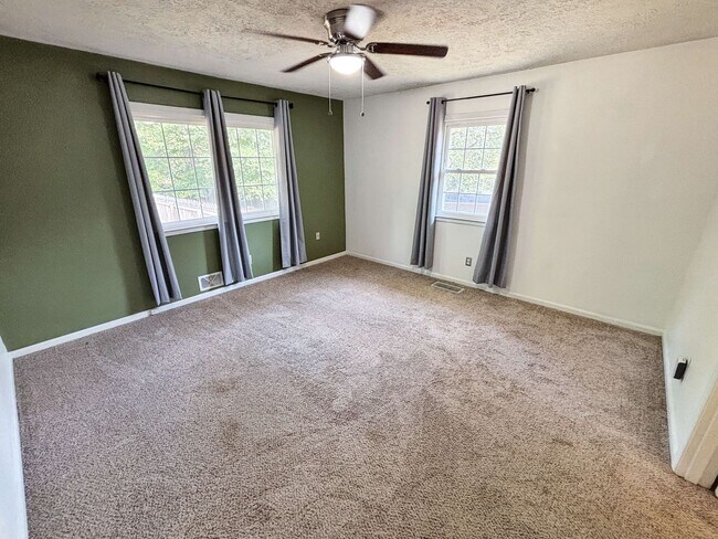 Building Photo - Spacious 3 BR/2 BA in Powder Springs!