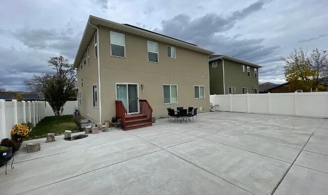 Building Photo - Spacious 4-Bedroom Home with Finished Basement in Taylorsville