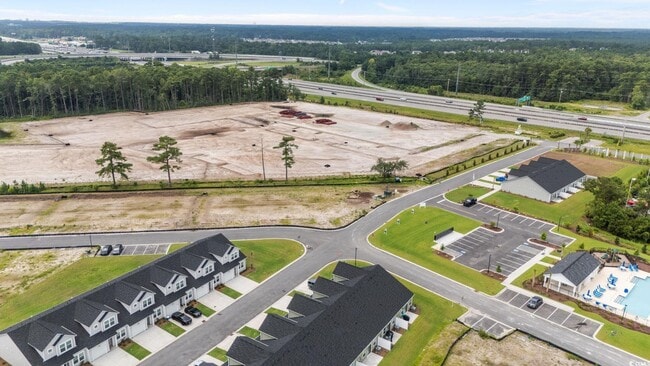 Building Photo - 136 Talladega Dr