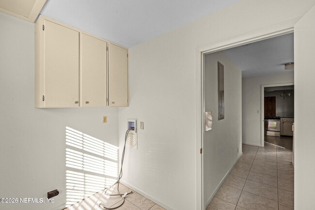 Building Photo - 1922 Holly Oaks Ravine Dr