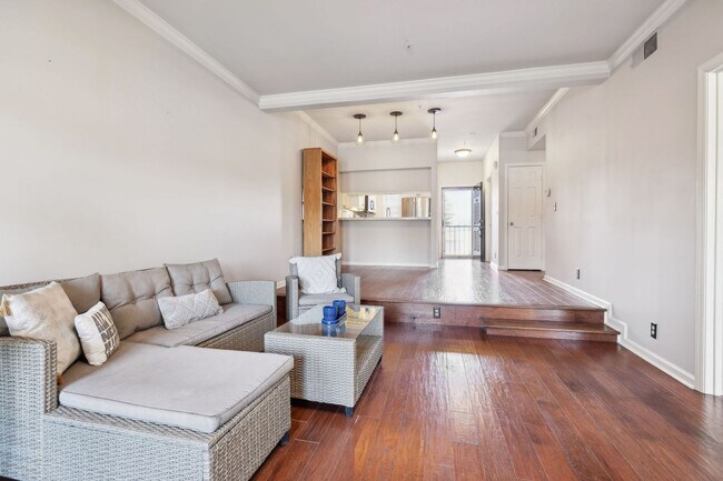 Building Photo - West End Condo