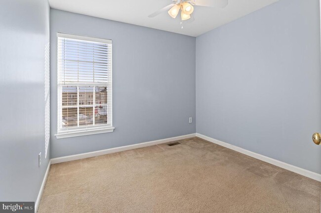 Building Photo - 5061 Cameo Terrace