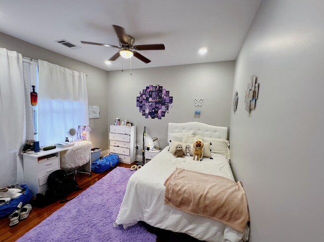 Building Photo - Charming Duplex in the Heart of Uptown New...
