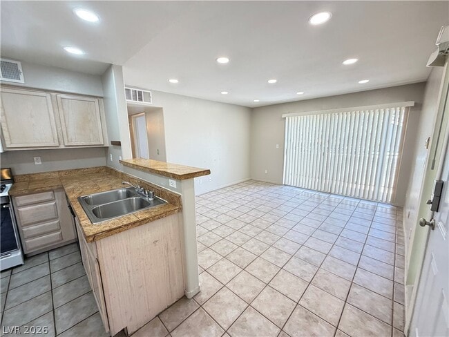 Building Photo - 3085 Casey Dr