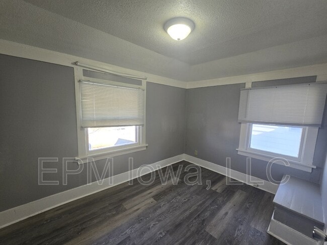 Building Photo - 1001 1/2 Randolph St