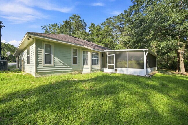 Building Photo - Peaceful 1.25-Acre Rental – Available September 1st!