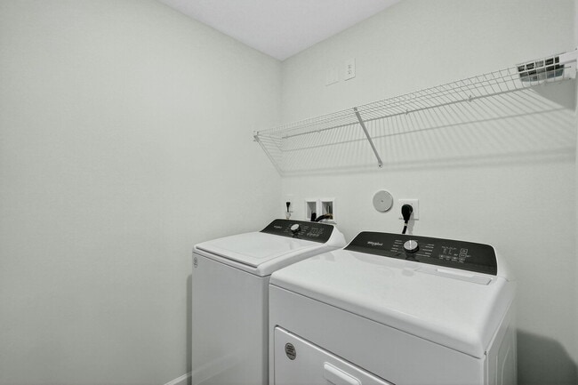 Building Photo - 483 Salisbury Cir