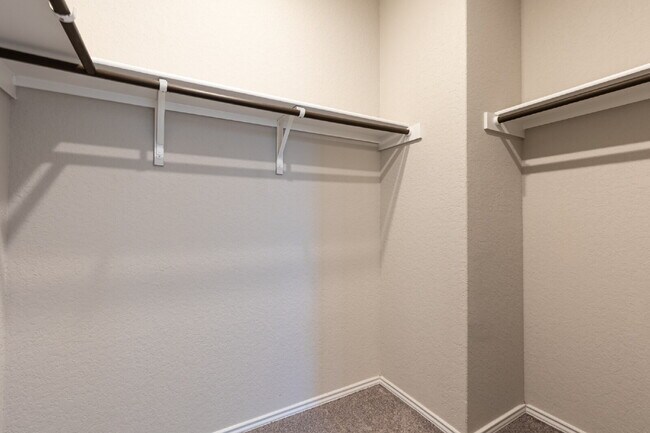 Building Photo - 10110 Jardin Verde