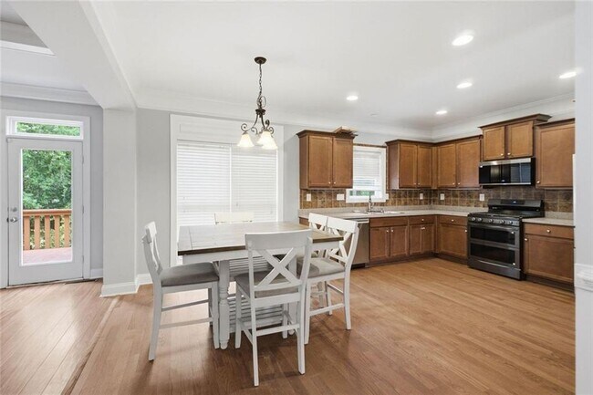 Building Photo - 518 S Fortune Way