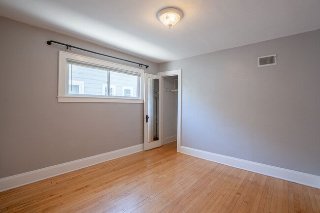 Building Photo - 3 Bed Home in the Heart of Whitefish Bay