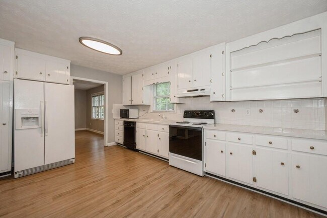 Building Photo - 1763 Sherman Ln