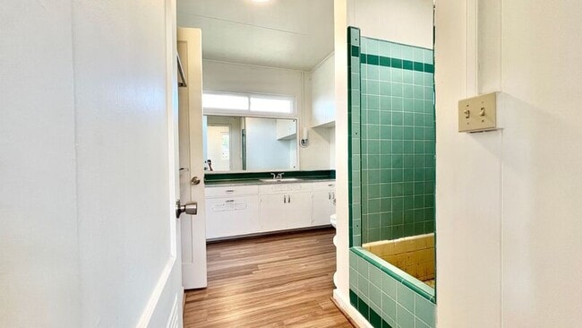 Building Photo - 4202 A Sierra Dr