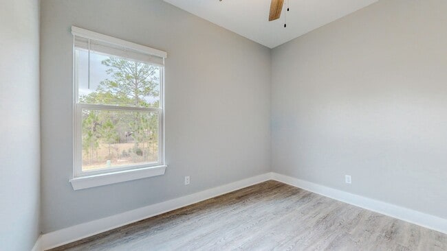Building Photo - End unit!  Washer/Dryer Included! Beautiful 3 Bedroom Townhome (larger floorpan) with Screened-In...