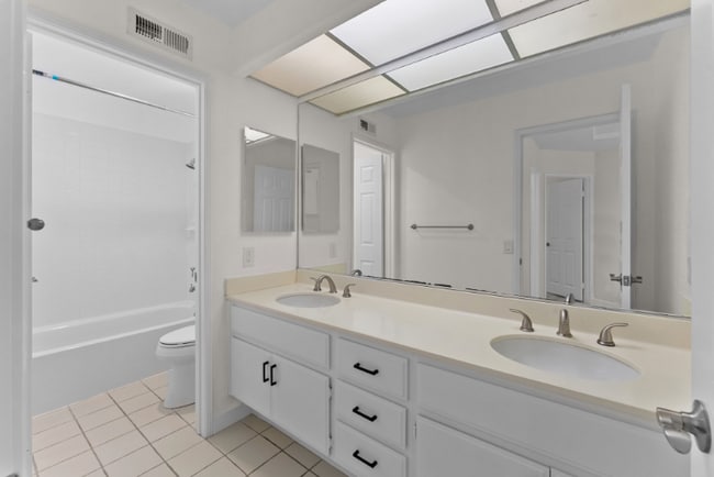 Building Photo - 1541 Sapphire Ln