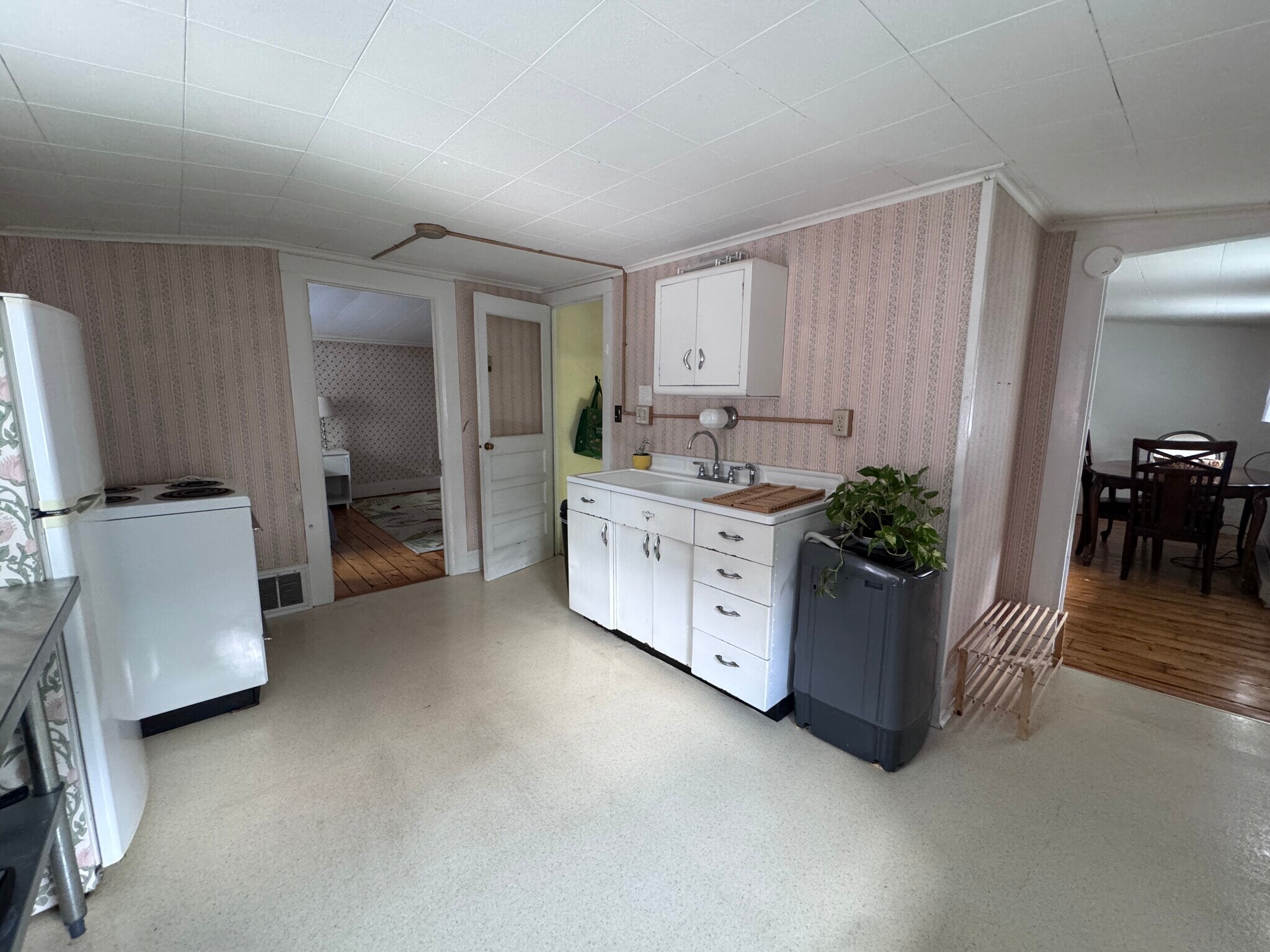 Kitchen - 38 Broad St