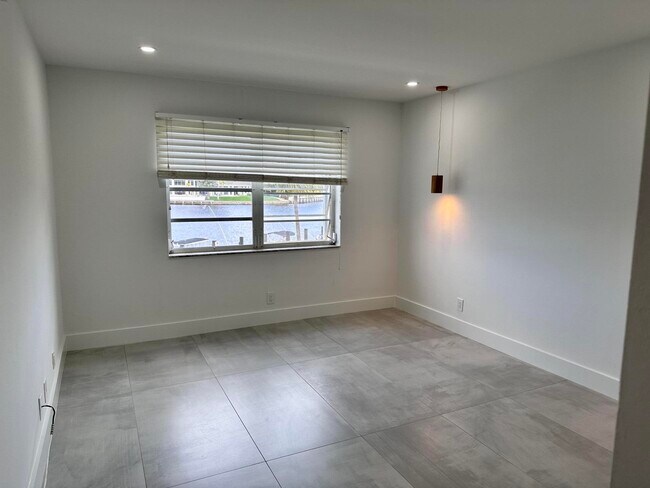 Building Photo - 330 N Federal Hwy