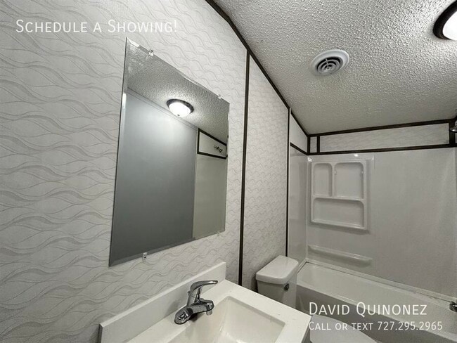 Building Photo - 4614 E Old Trail Rd