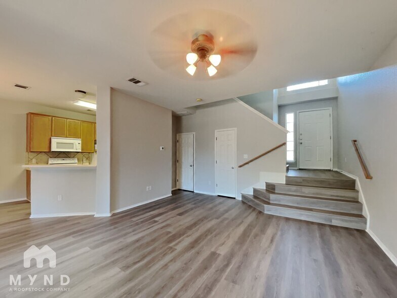 Building Photo - 2632 Century Park Blvd