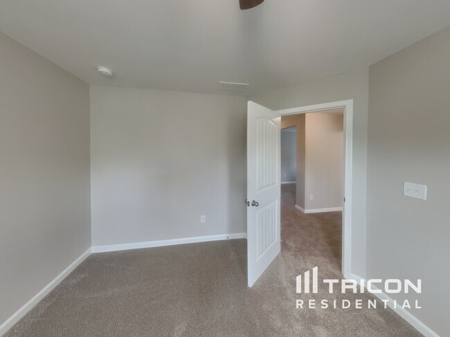 Building Photo - 3380 Baylor Cir